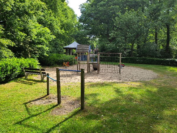 Speelplek Eikenwal 17, Vierhouten