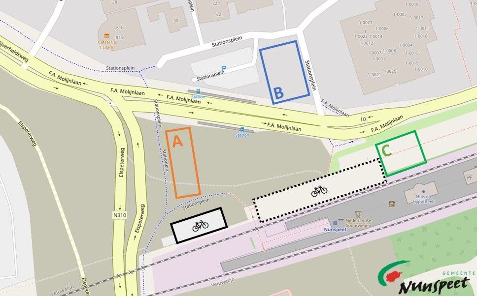 Situatietekening met de locaties van de tijdelijke fietsstallingen en fietskluizen